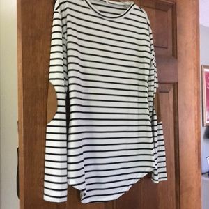 Long sleeve silk like material w elbow patches.